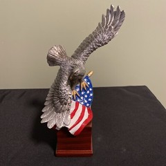 Bald Eagle USA Flag Patriot Symbol Award Statue Decor Vintage Pride