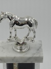 VINTAGE 1985’s HORSE SHOW TROPHY 14″ Marble Black And Silver