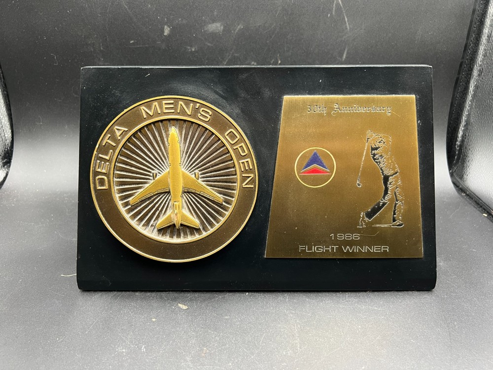 Bruce Fox Delta Men’s Open 30th anniversary 1986 Flight Winner Trophy Black/Gold