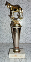 VINTAGE QUARTER HORSE SHOW THOPHY 1968 9.5″ TALL FLAG RACE