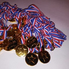 Gold Medals 40 Piece Set Red White Blue Award Winner Trophy New