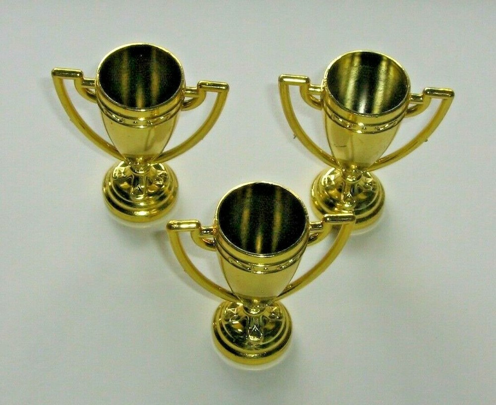 Mini Trophies in Gold Plastic Miniature 2 1/2″ Tall for Kid Awards Favors Spoofs