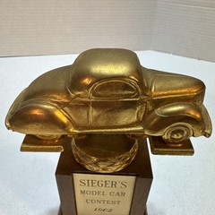 Trophy Model Car Contest 1962 Siegler’s Vintage 1962 Metal 2nd Place 6 1/2” Tall
