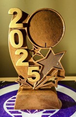 LOT OF TWENTY-ONE (21) 2025 CROWN AWARDS PERSONALIZED TROPHY 6″ ANTIQUE GOLD
